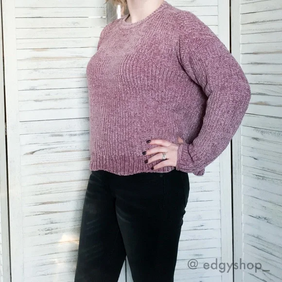 89th & Madison | Scalloped Hem Chenille Sweater - Picture 2 of 6